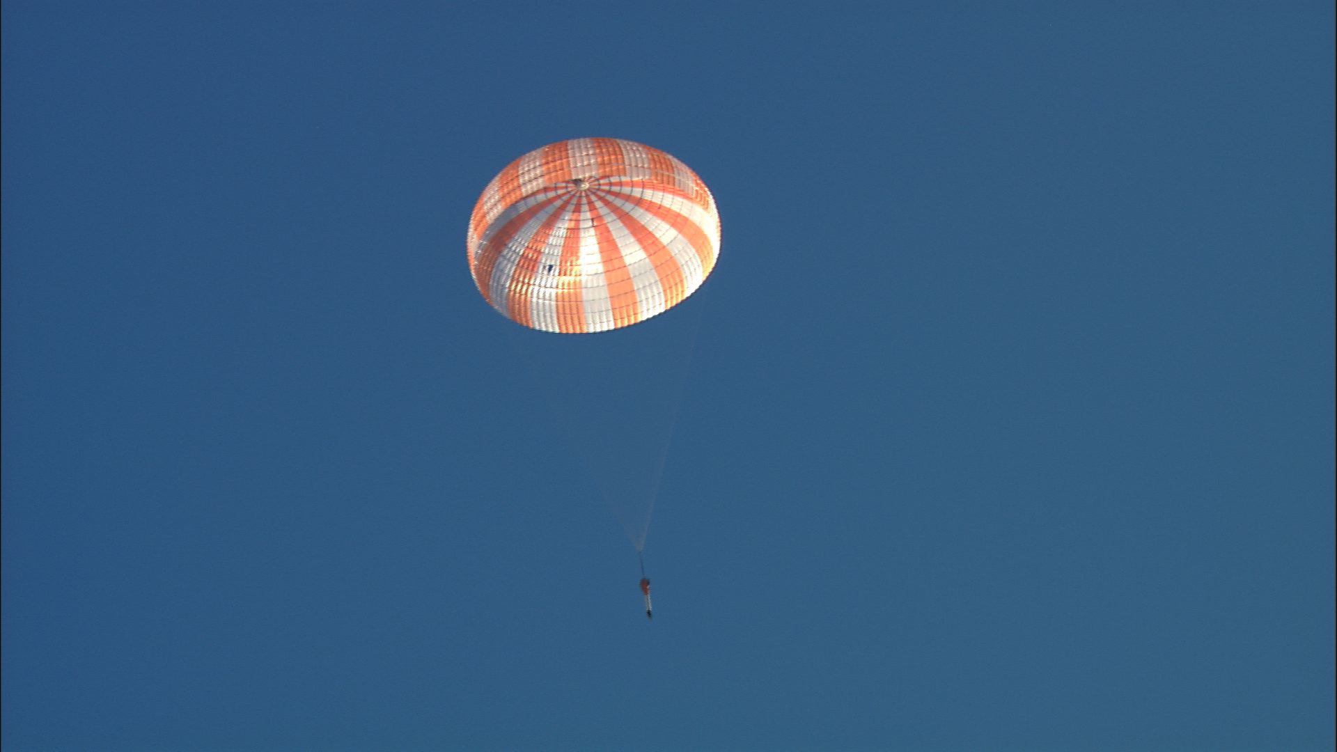 orion_parachute_test.jpg