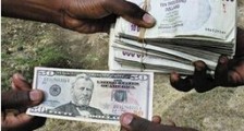 津巴布韦经济崩溃：35亿津巴布韦元兑1美元